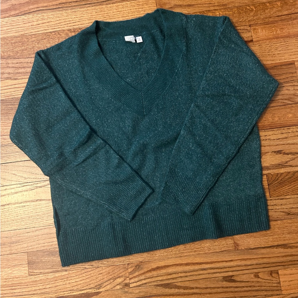 Banana Republic Relaxed Forever Cozy V-Neck Sweater